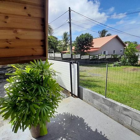 Charmant Chalet Avec Jacuzzi, L'Ile O Vert แซงต์ฟิลิป ภายนอก รูปภาพ