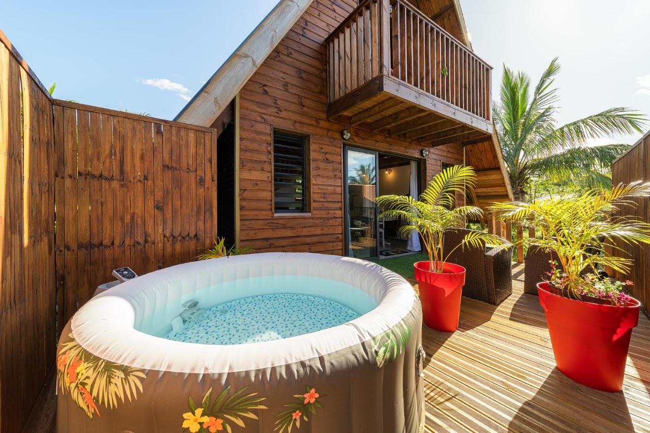 Charmant Chalet Avec Jacuzzi, L'Ile O Vert แซงต์ฟิลิป ภายนอก รูปภาพ