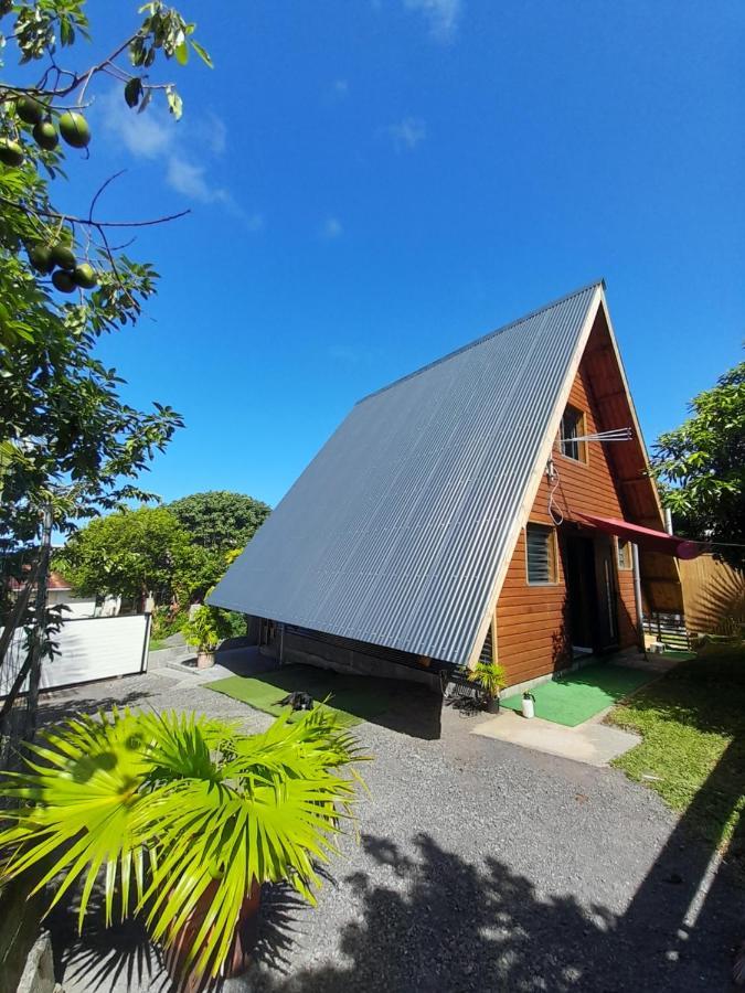 Charmant Chalet Avec Jacuzzi, L'Ile O Vert แซงต์ฟิลิป ภายนอก รูปภาพ
