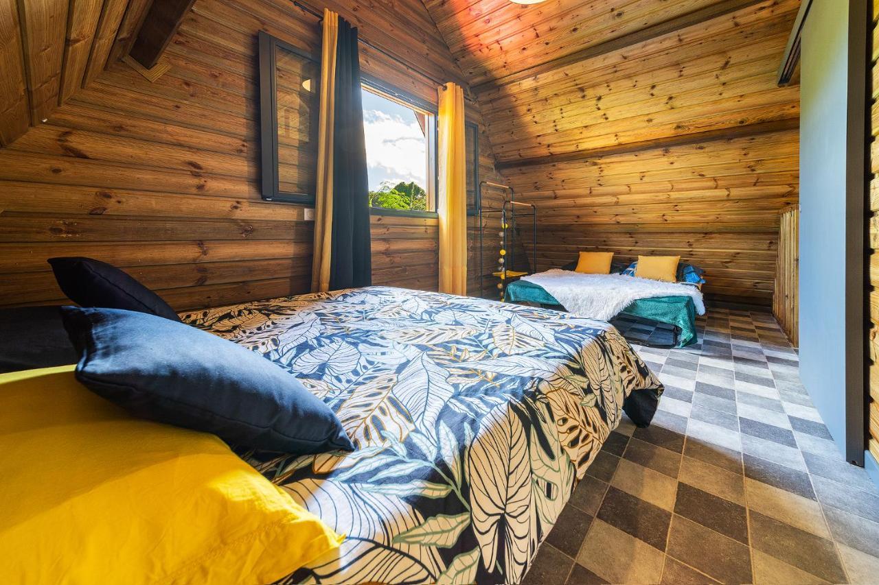 Charmant Chalet Avec Jacuzzi, L'Ile O Vert แซงต์ฟิลิป ภายนอก รูปภาพ