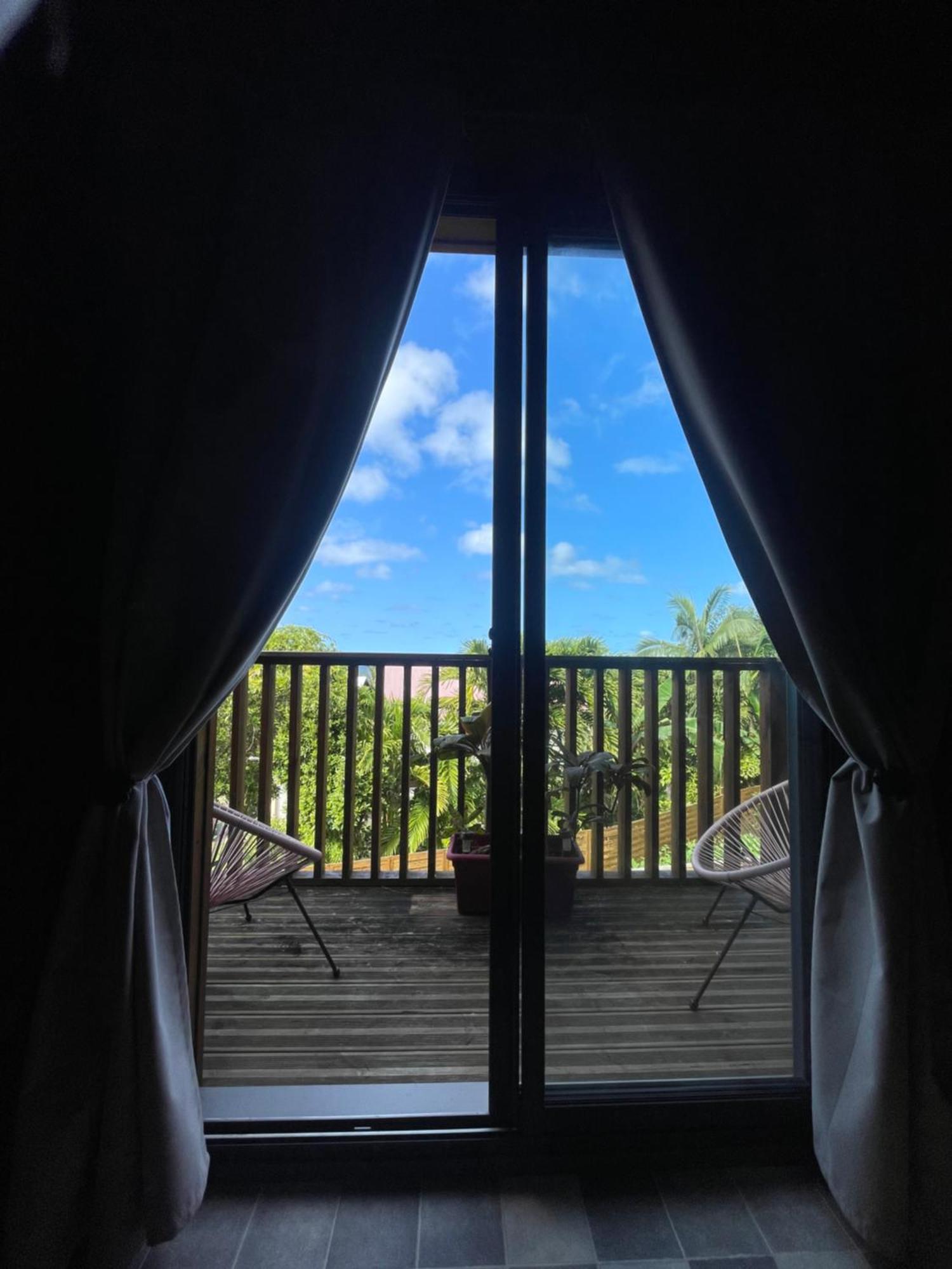 Charmant Chalet Avec Jacuzzi, L'Ile O Vert แซงต์ฟิลิป ภายนอก รูปภาพ