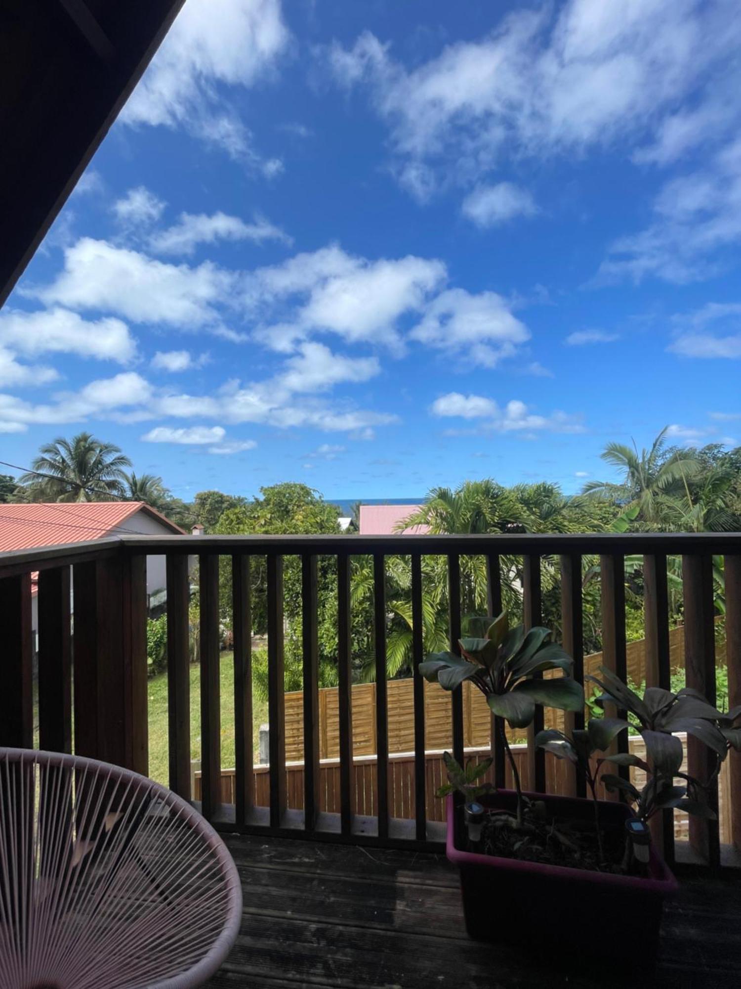 Charmant Chalet Avec Jacuzzi, L'Ile O Vert แซงต์ฟิลิป ภายนอก รูปภาพ